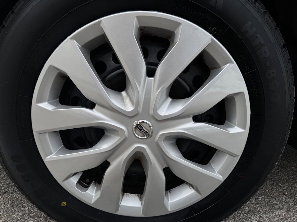 Used 2017 Nissan Rogue S image 21