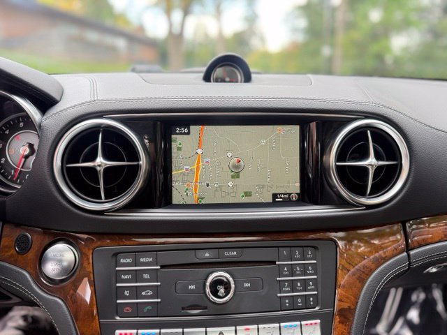 Used 2017 Mercedes-Benz SL 550 image 30
