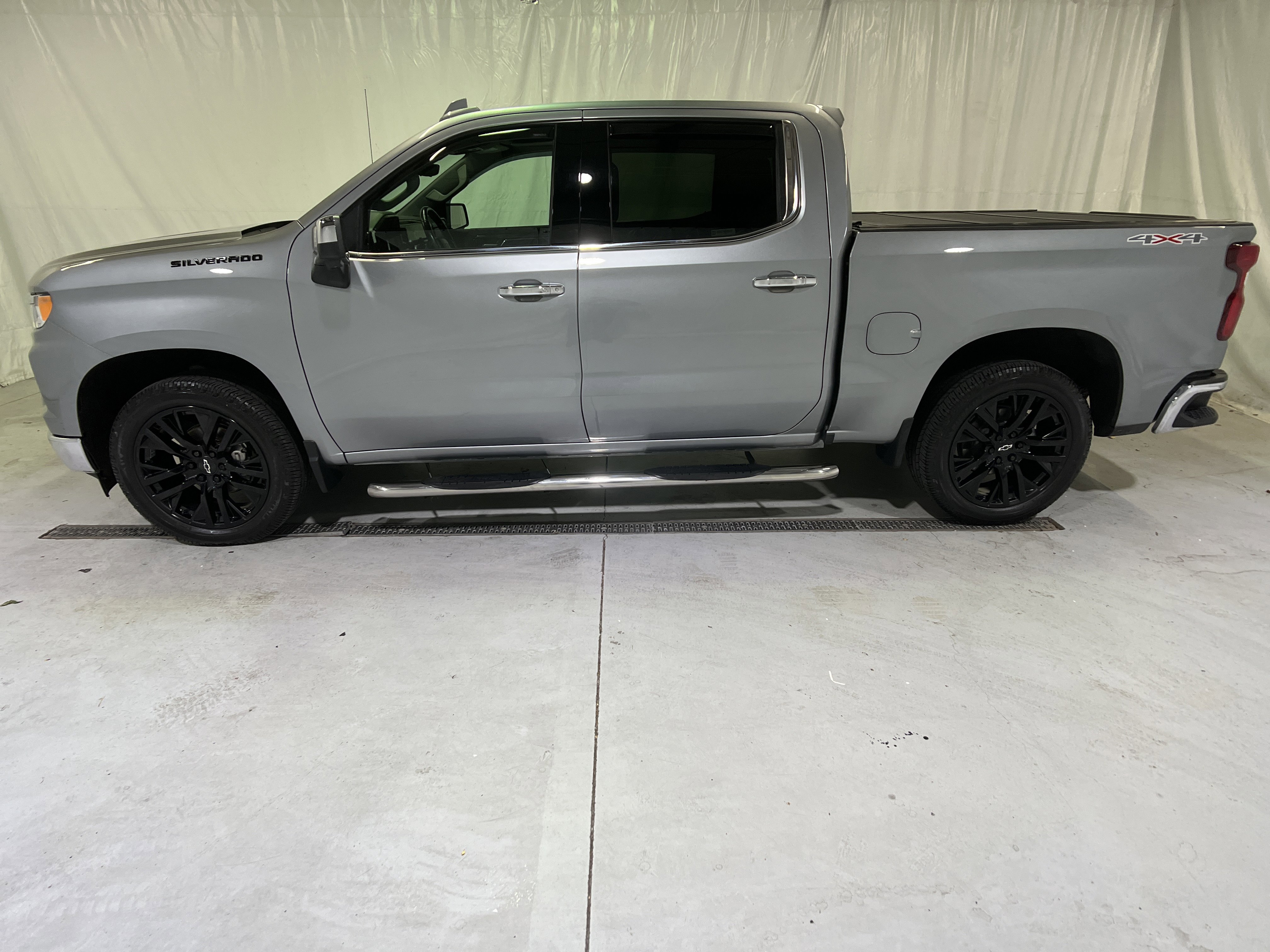 Used 2023 Chevrolet Silverado 1500 LTZ w/ LTZ Premium Package image 7