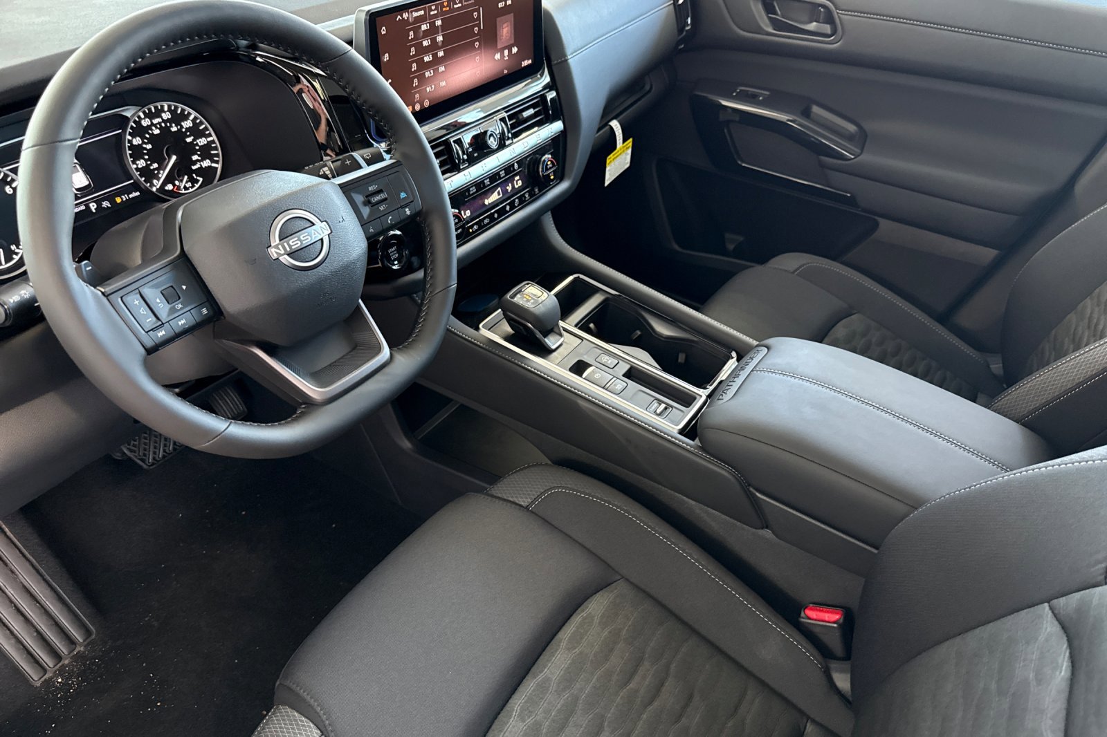 New 2026 Nissan Pathfinder SV image 10