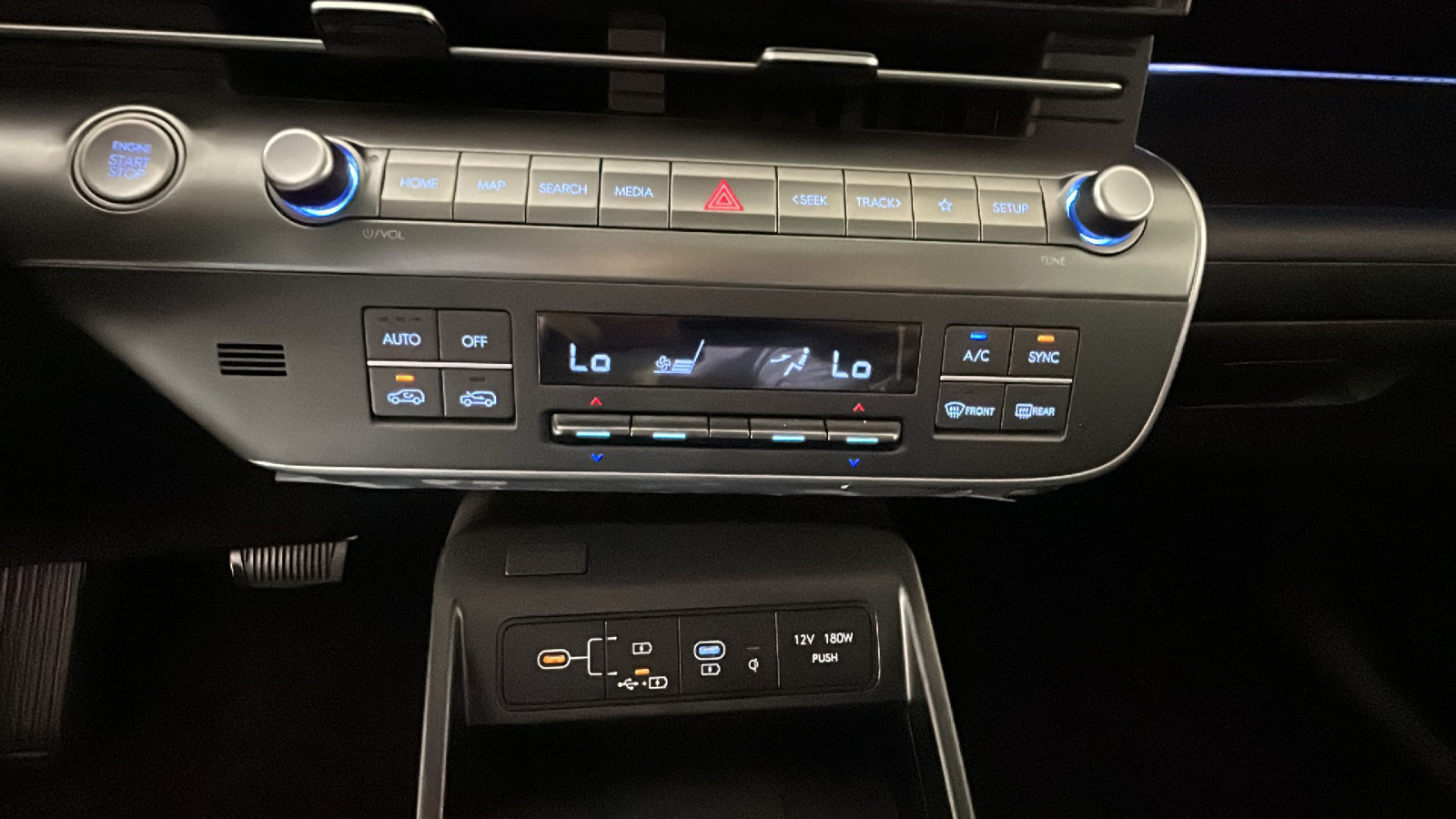 Used 2025 Hyundai Kona Limited AWD/4WD image 28