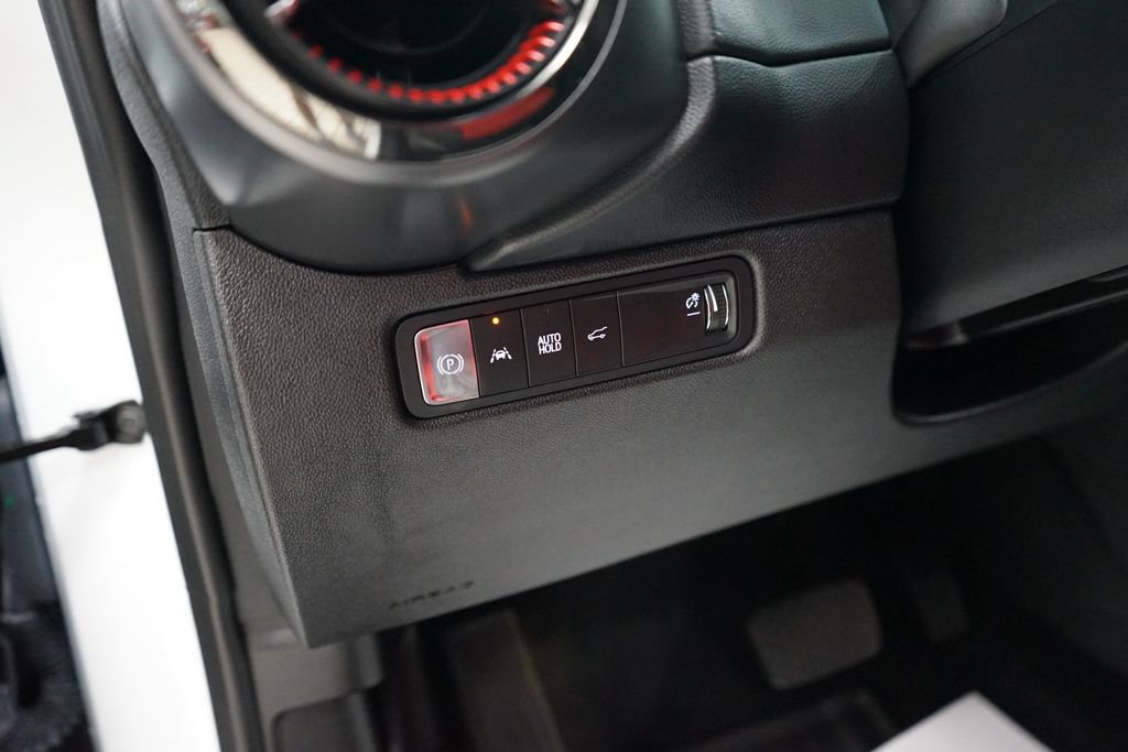 Used 2024 Chevrolet Equinox EV RS FWD image 35