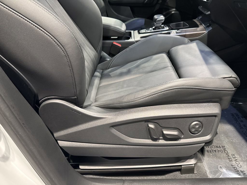 Used 2024 Audi Q5 2.0T Premium image 38