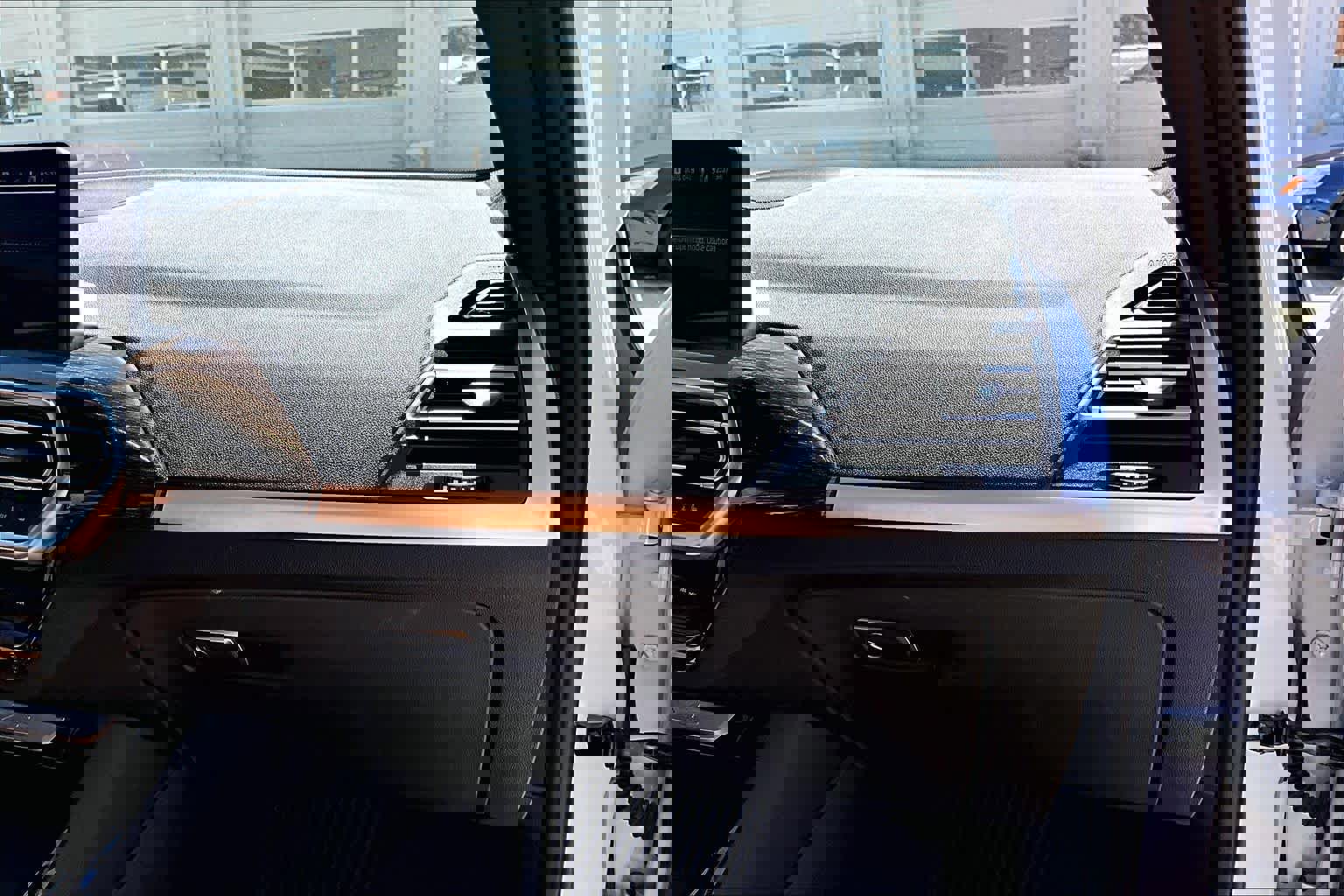 Used 2024 BMW X3 sDrive30i w/ Premium Package RWD image 18