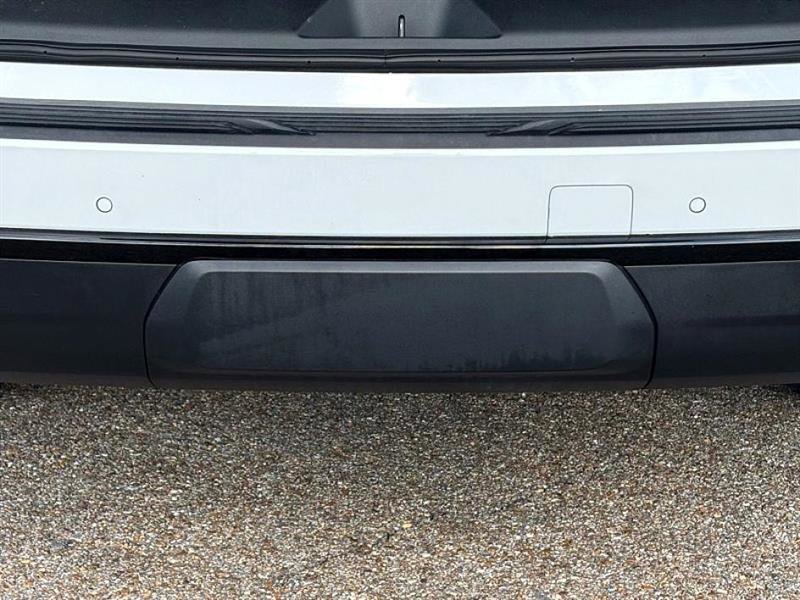 Used 2024 Chevrolet Suburban Z71 w/ Luxury Package image 40