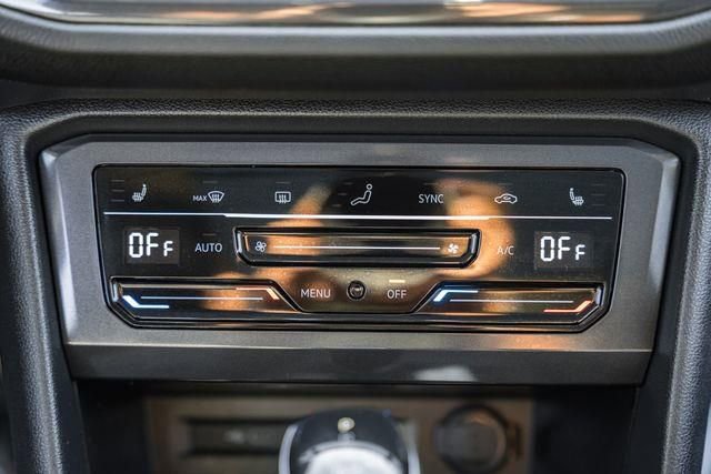 Used 2022 Volkswagen Tiguan SE w/ Panoramic Sunroof Package image 23