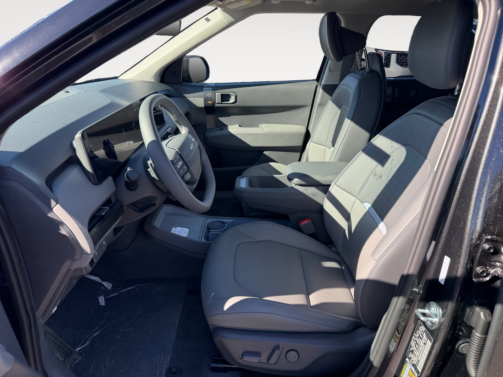 New 2027 Kia EV3 Wind FWD image 10