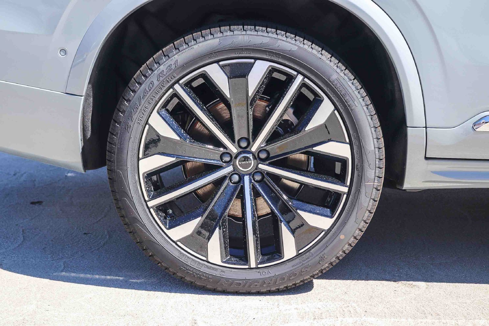 New 2027 Volvo XC90 B6 Plus AWD/4WD image 8