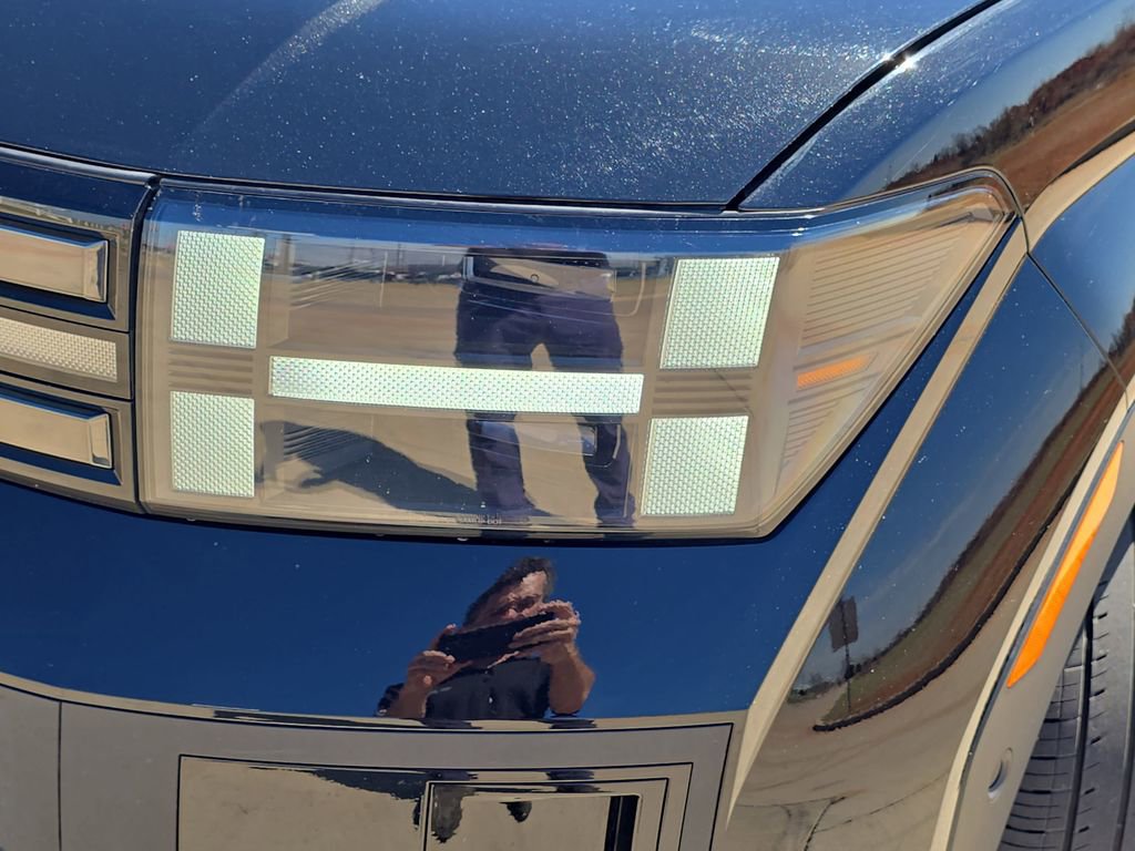 Used 2025 Hyundai Santa Fe Limited image 32