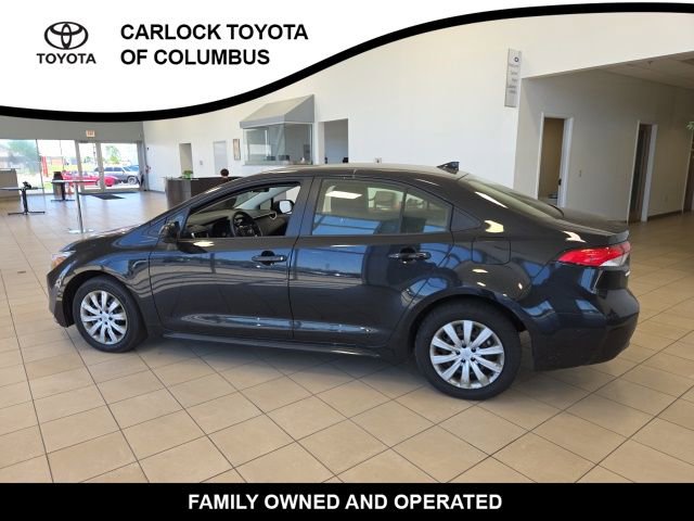 Used 2025 Toyota Corolla LE w/ Convenience Package FWD image 9