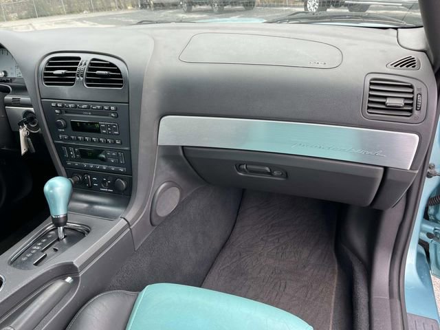 Used 2002 Ford Thunderbird image 11