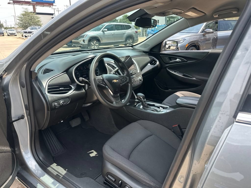 Used 2023 Chevrolet Malibu LT FWD image 10