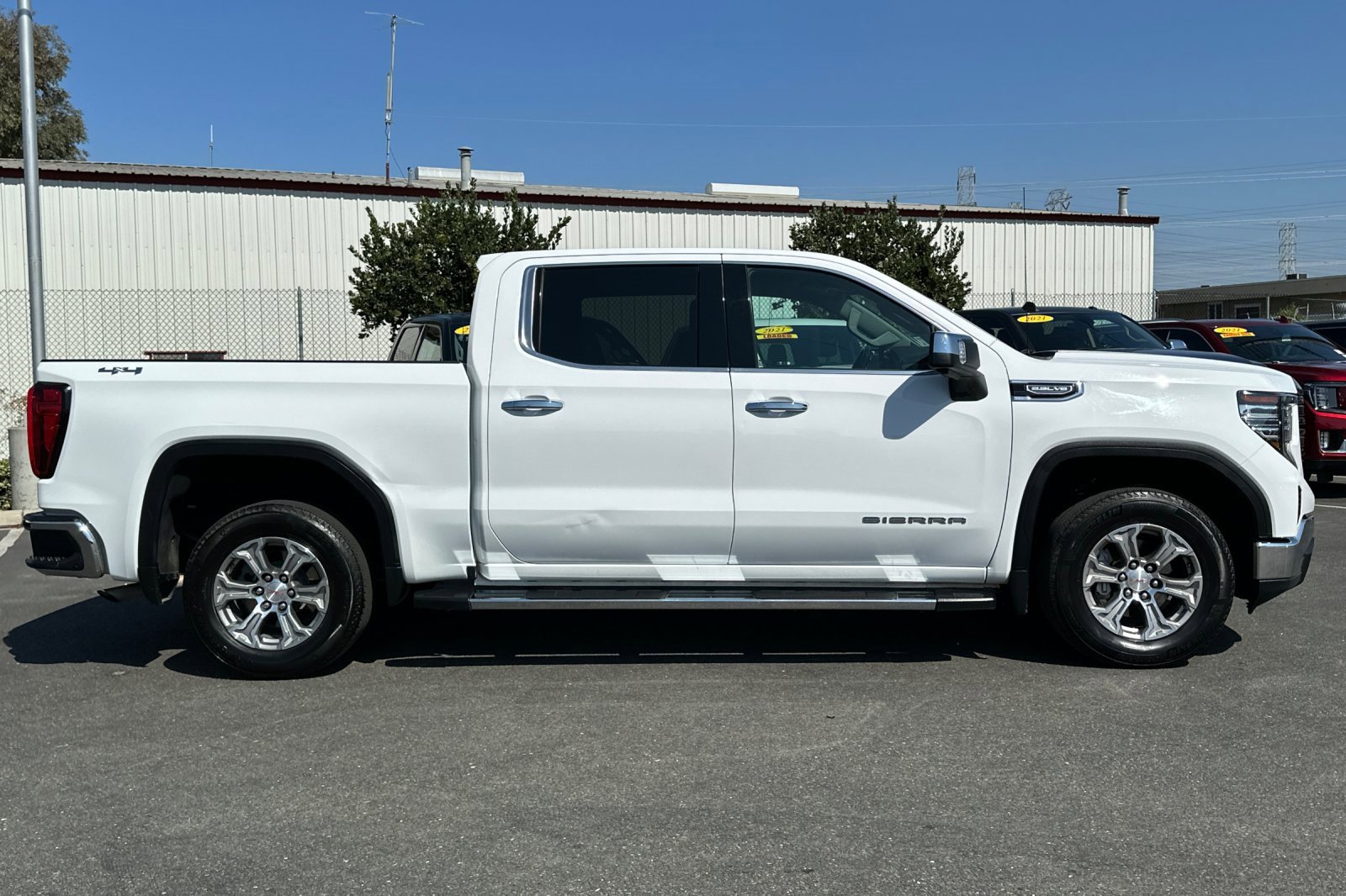 Used 2024 GMC Sierra 1500 SLT image 3