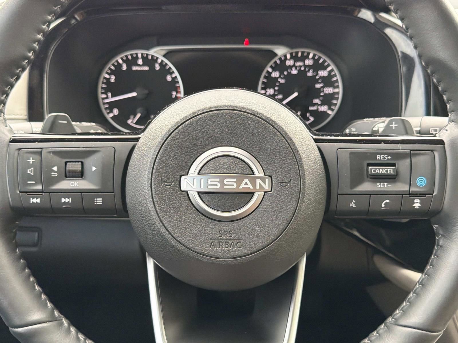Used 2024 Nissan Pathfinder SL FWD image 29
