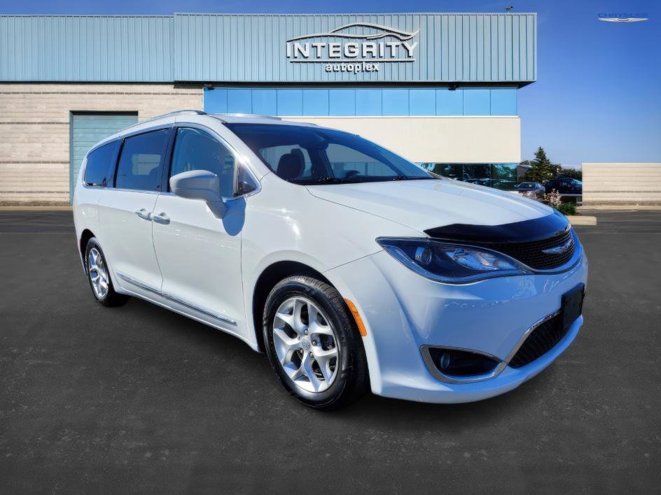 Used 2020 Chrysler Pacifica Touring-L w/ Tire & Wheel Group