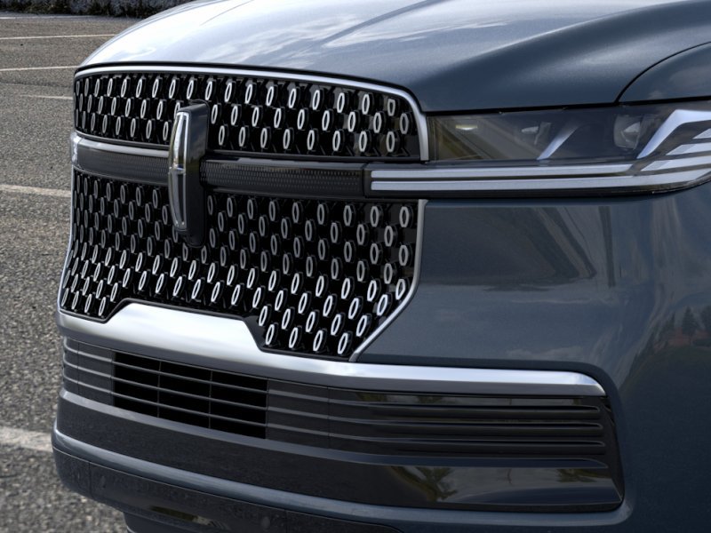 New 2026 Lincoln Navigator Reserve AWD/4WD image 17