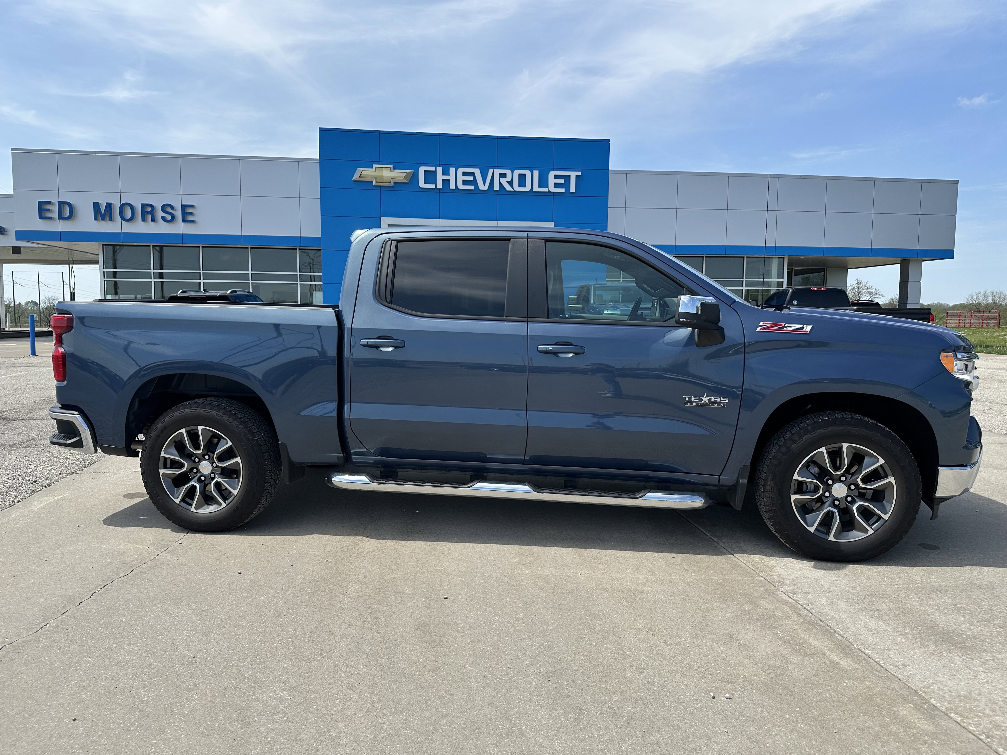 Used 2024 Chevrolet Silverado 1500 LT w/ Texas Edition Plus AWD/4WD image 2