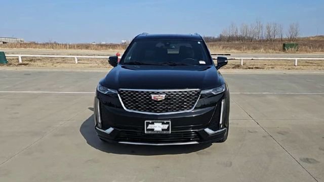 Used 2024 Cadillac XT6 Premium Luxury AWD/4WD image 3