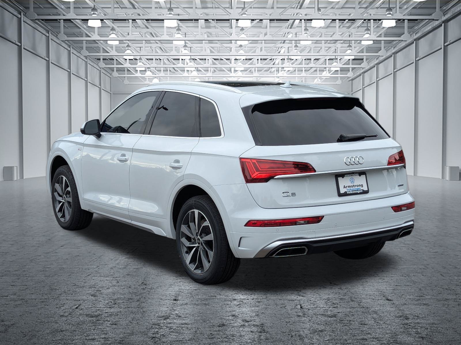 Used 2023 Audi Q5 2.0T Premium w/ Convenience Package AWD/4WD image 3