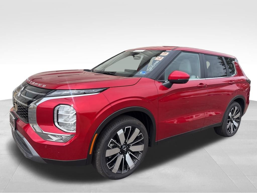 Used 2025 Mitsubishi Outlander SE FWD image 3