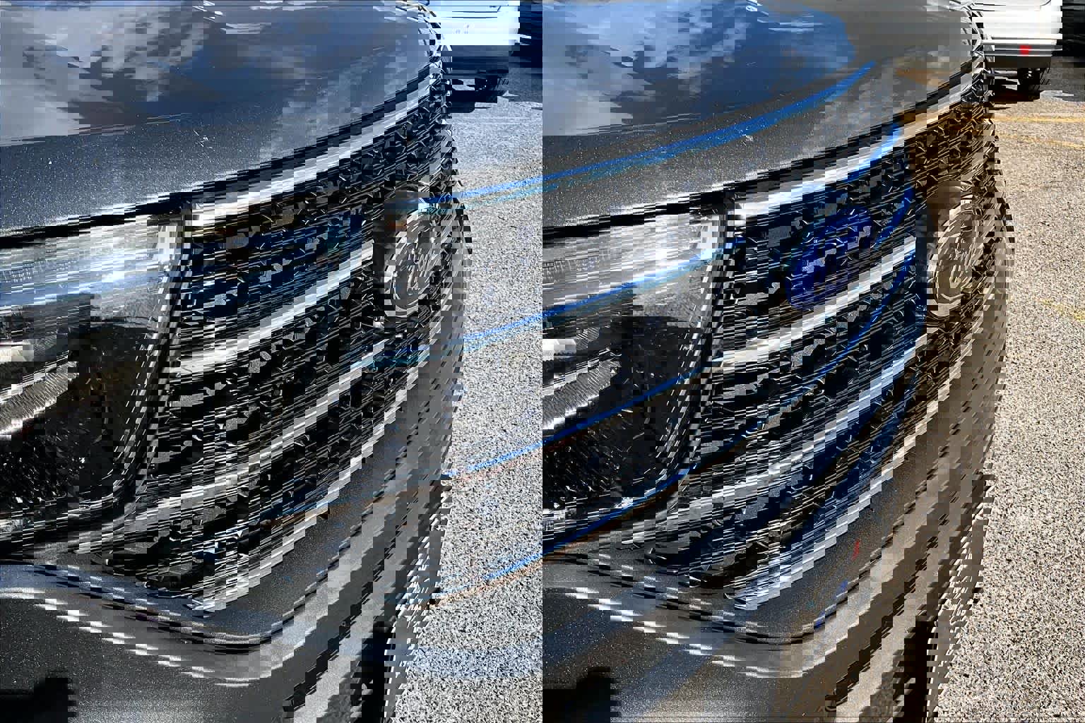 Used 2020 Ford Explorer XLT w/ Equipment Group 202A image 30