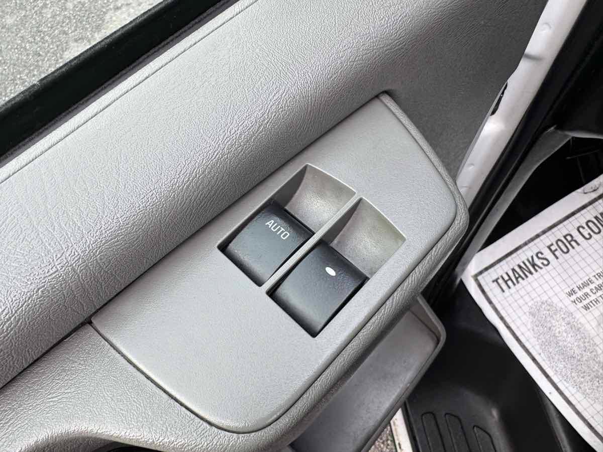 Used 2014 Chevrolet Express 1500 RWD image 20
