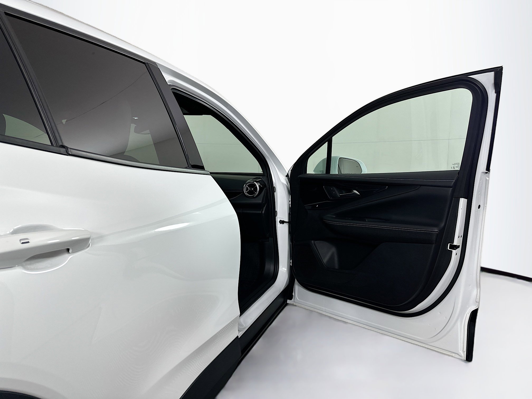 Used 2024 Chevrolet Blazer EV LT image 33