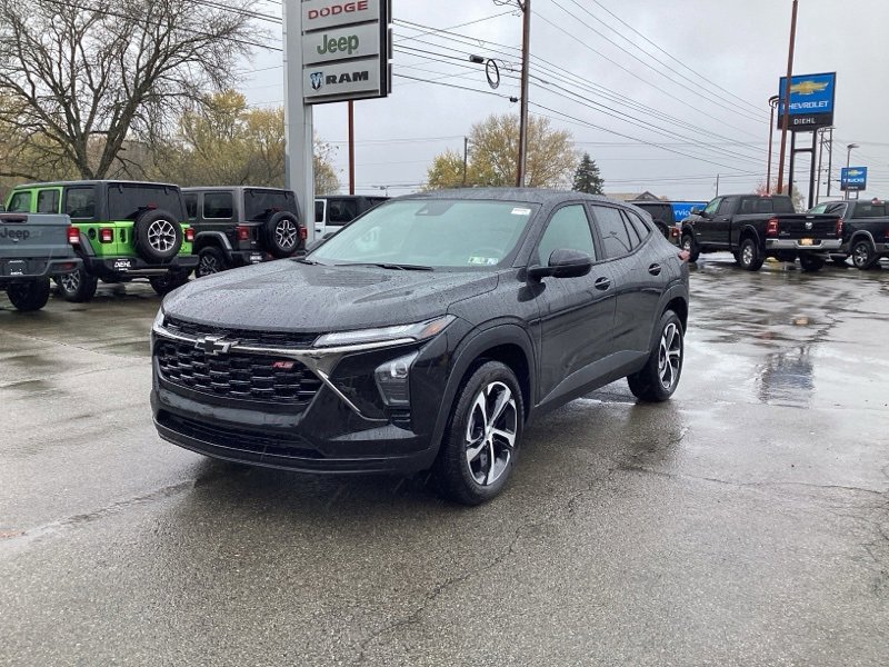 New 2026 Chevrolet Trax RS w/ Sunroof Package image 3