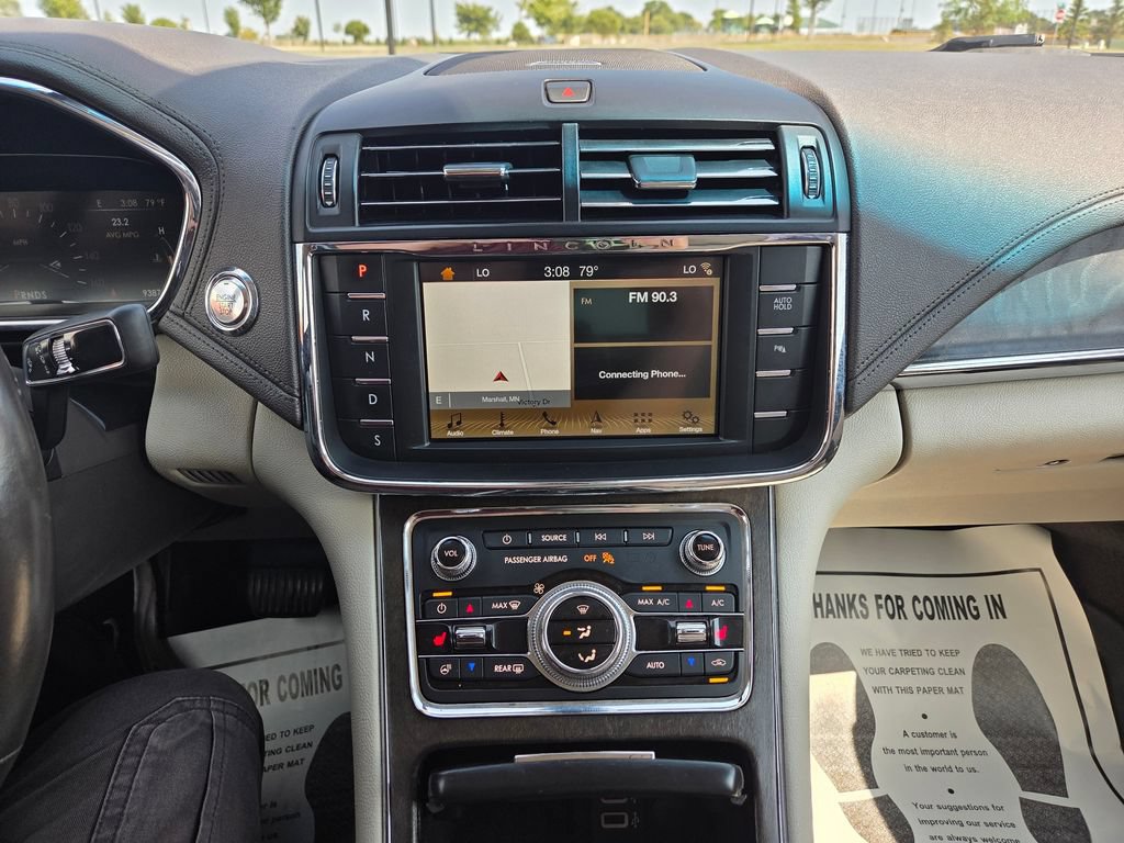 Used 2019 Lincoln Continental Select w/ Continental Climate Package AWD/4WD image 25