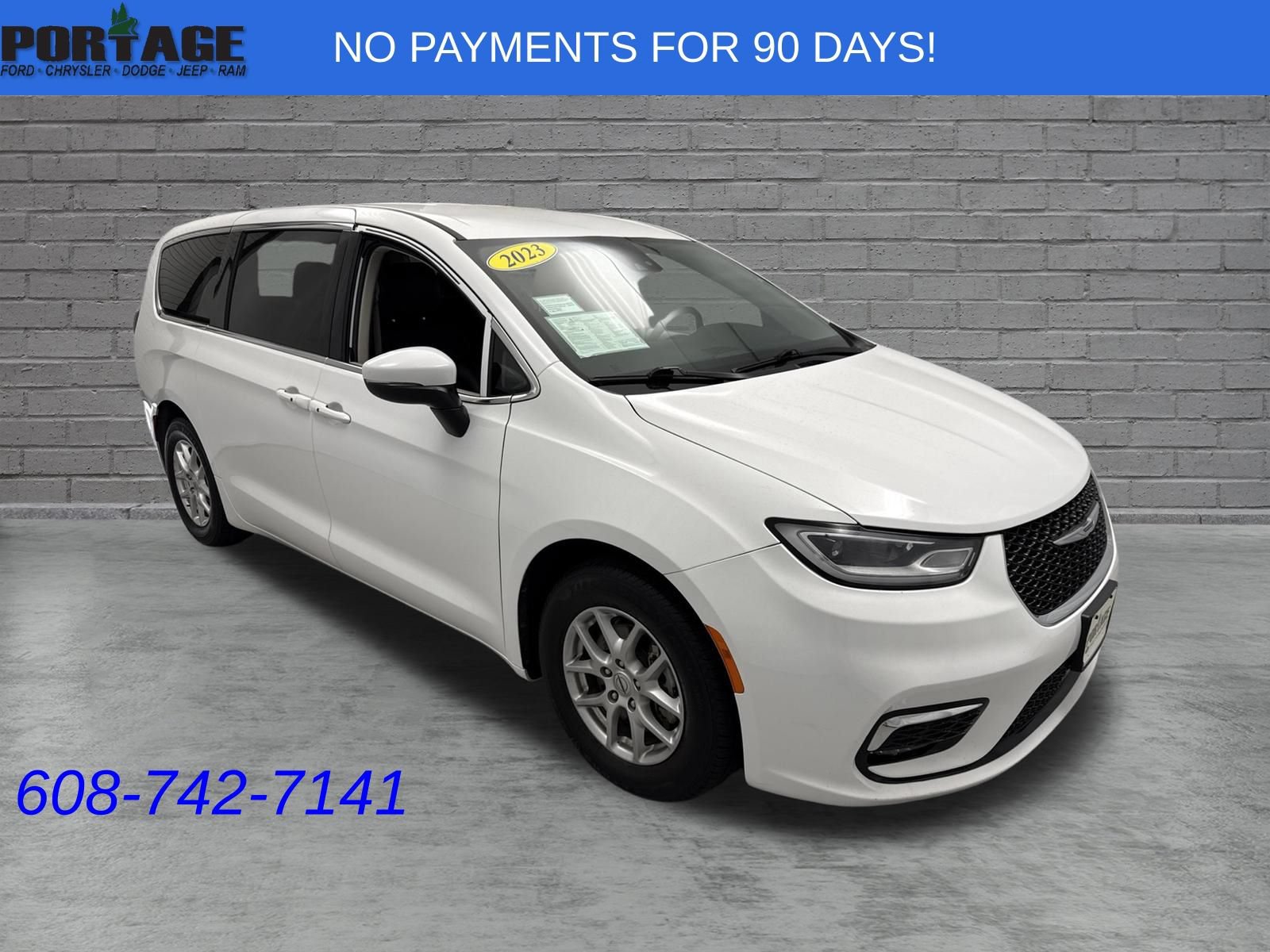 Used 2023 Chrysler Pacifica Touring-L
