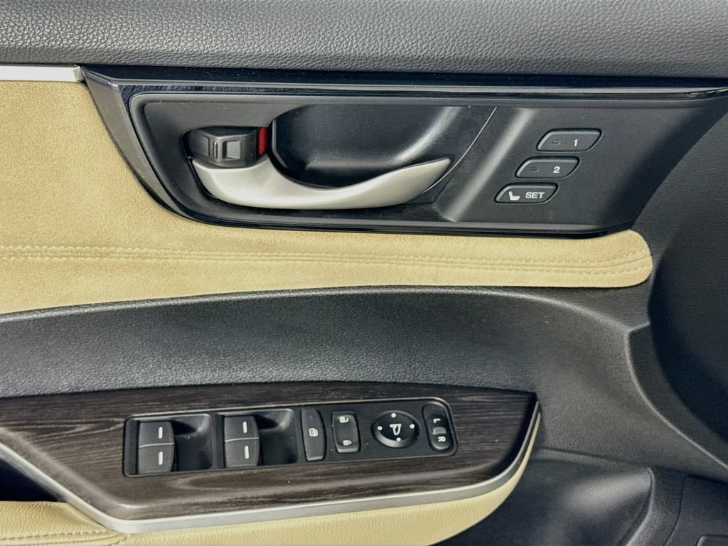 Used 2018 Honda Clarity Touring image 24