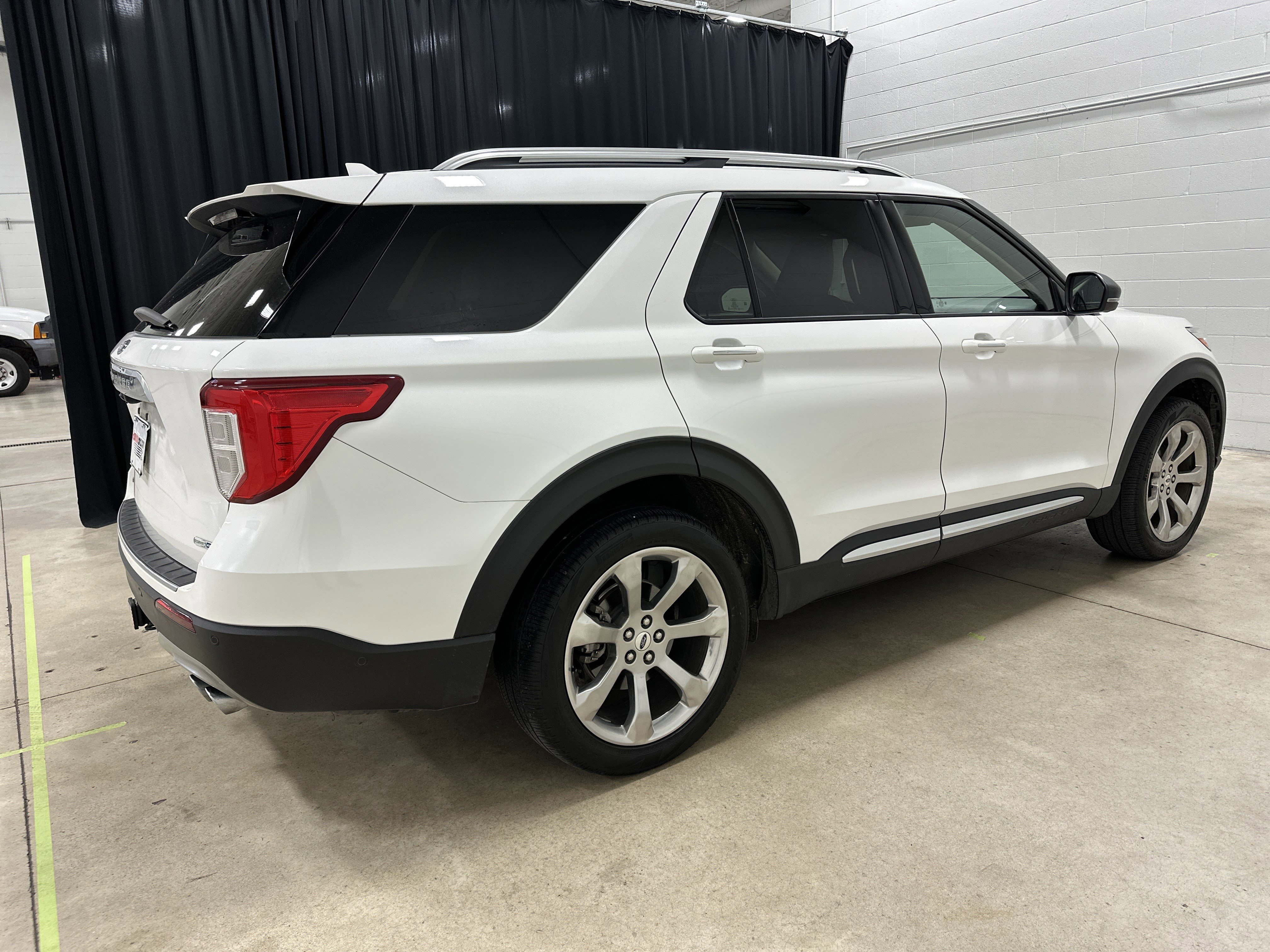 Used 2020 Ford Explorer Platinum w/ Premium Technology Package image 10