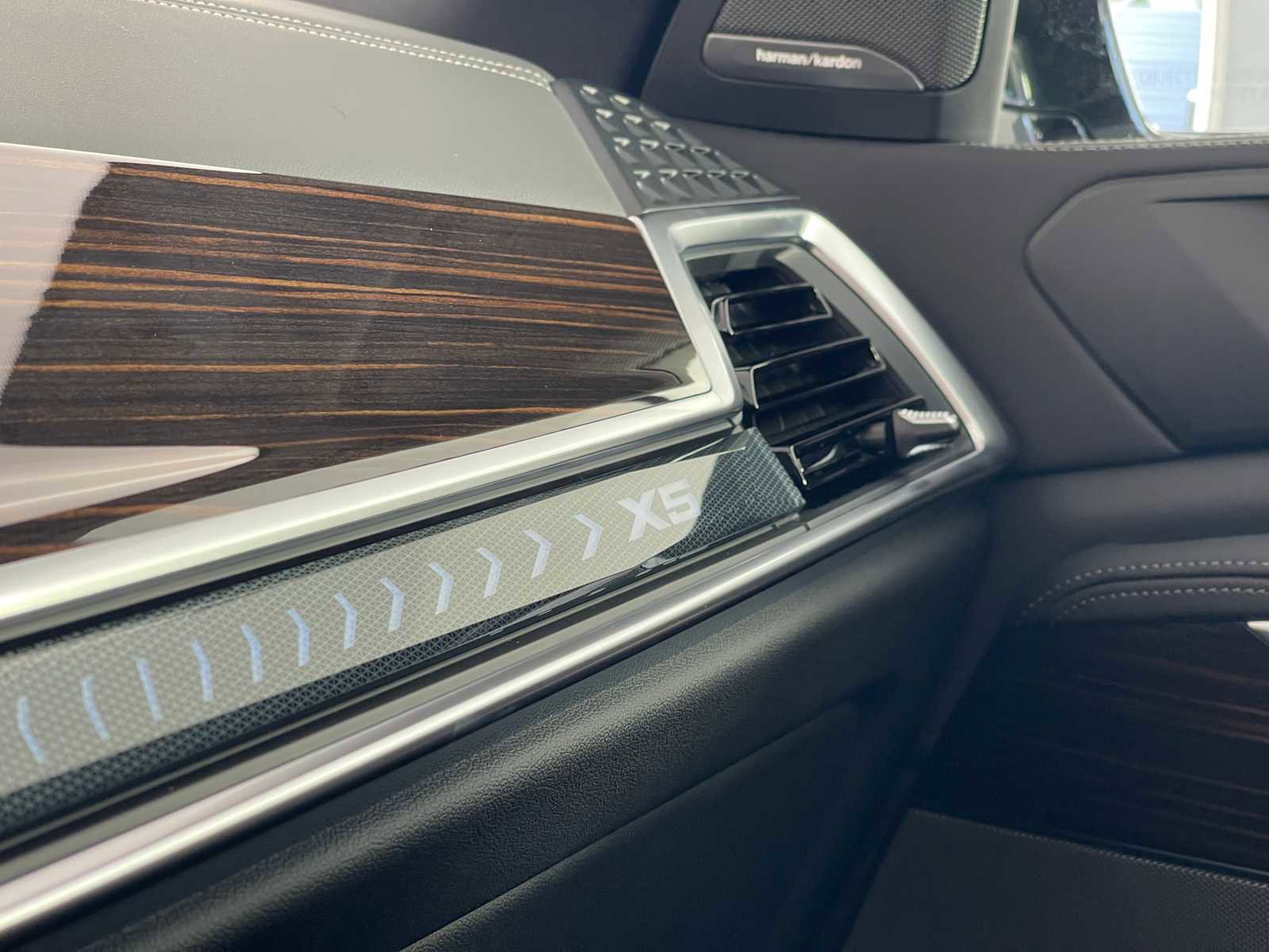 New 2026 BMW X5 xDrive50e w/ M Sport Package image 29