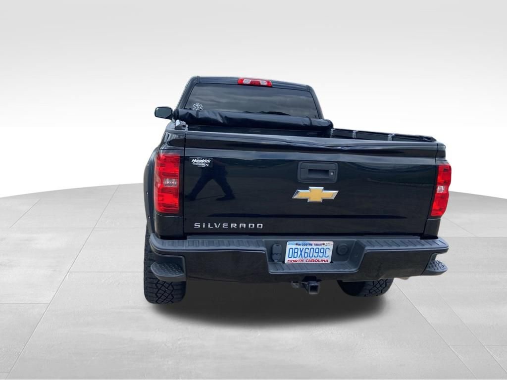 Used 2018 Chevrolet Silverado 1500 Custom w/ Custom Value Package AWD/4WD image 15
