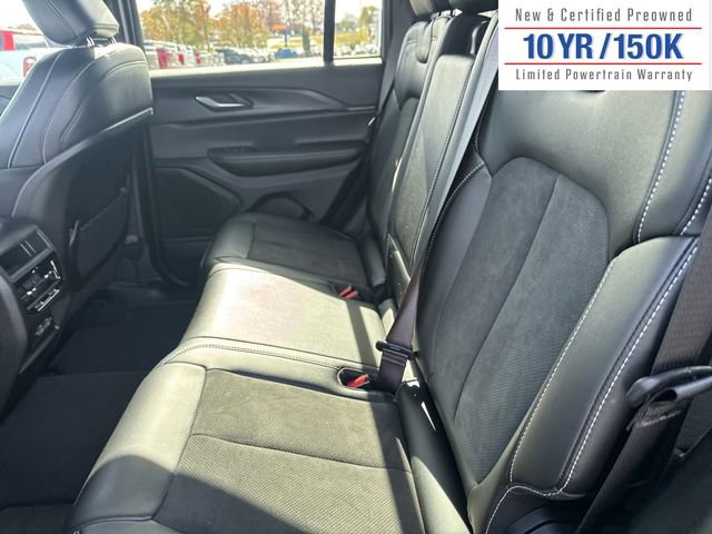 Used 2025 Jeep Grand Cherokee Altitude image 13