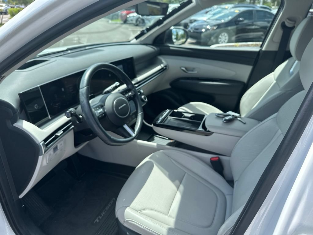 Used 2025 Hyundai Tucson Limited AWD/4WD image 13