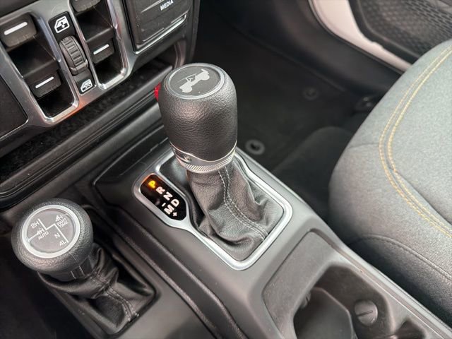 Used 2025 Jeep Wrangler Unlimited Sahara w/ Safety Group image 14