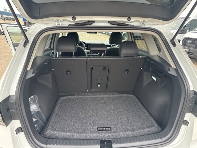 New 2025 Volkswagen Taos SE image 22
