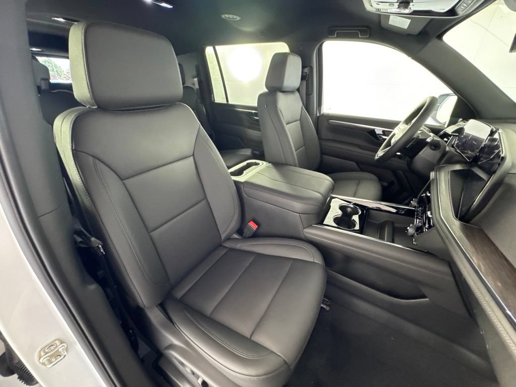 New 2026 Chevrolet Suburban LT w/ Comfort Package AWD/4WD image 36