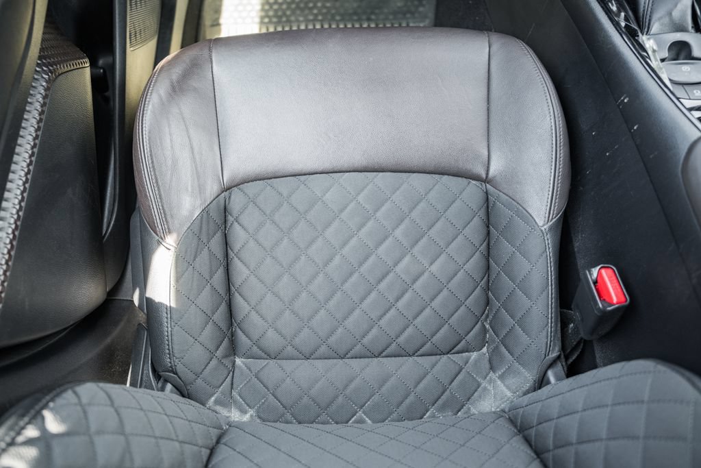 Used 2019 Toyota C-HR Limited FWD image 31