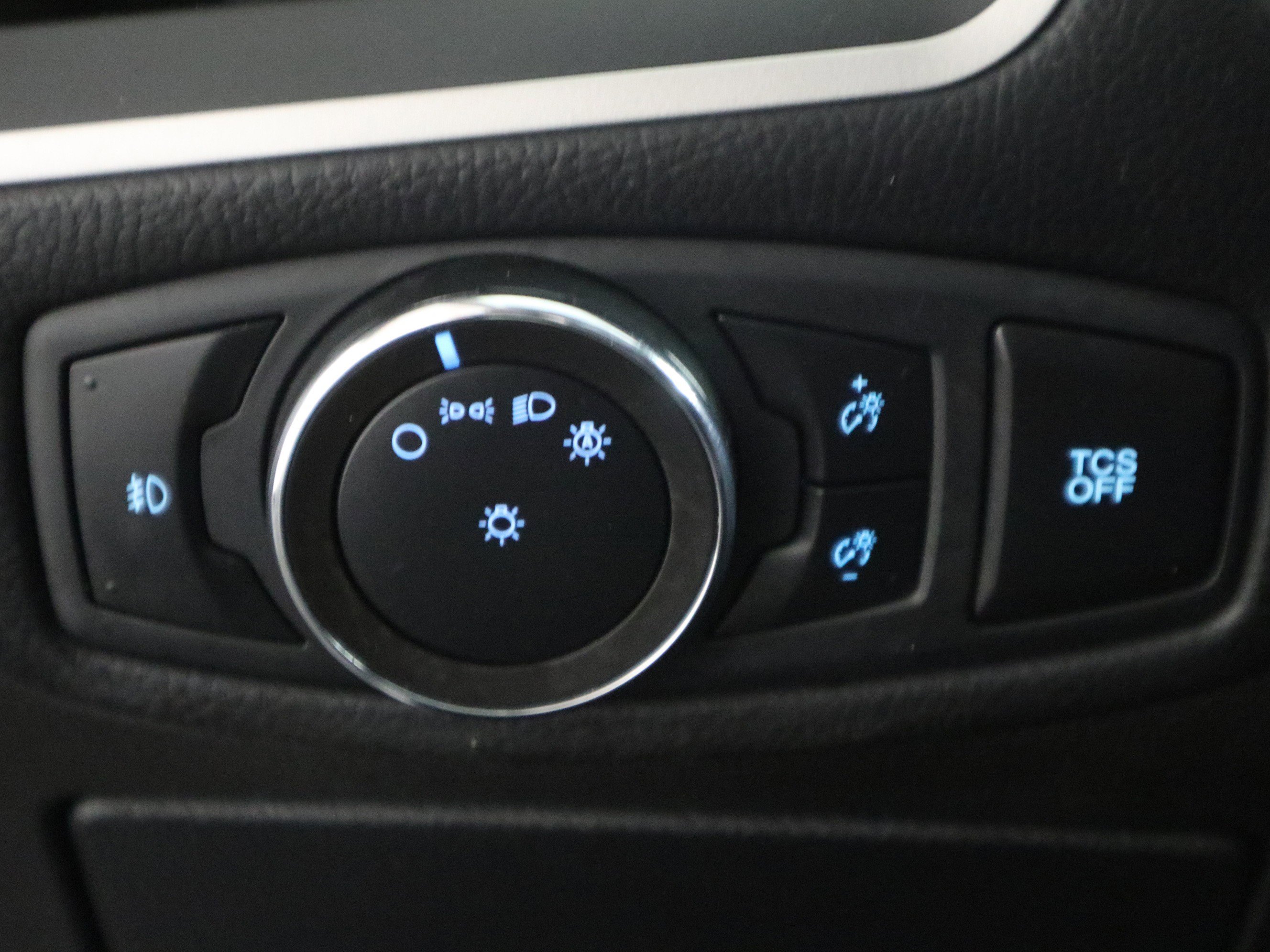 Used 2020 Ford Edge SEL image 33