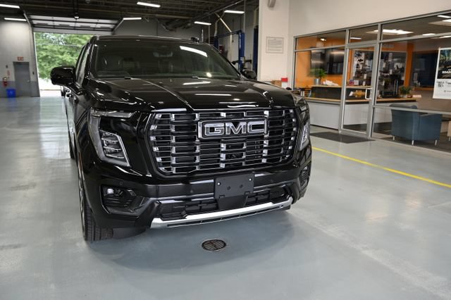 New 2026 GMC Yukon XL Denali Ultimate w/ LPO, Floor Liner Package AWD/4WD image 3
