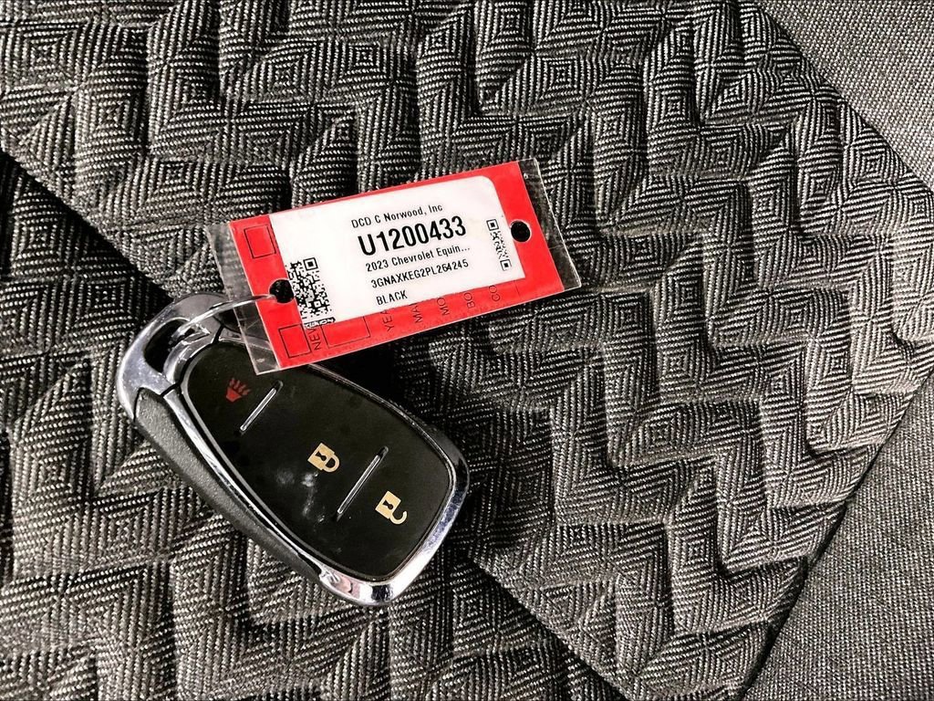 Used 2023 Chevrolet Equinox LT FWD image 31