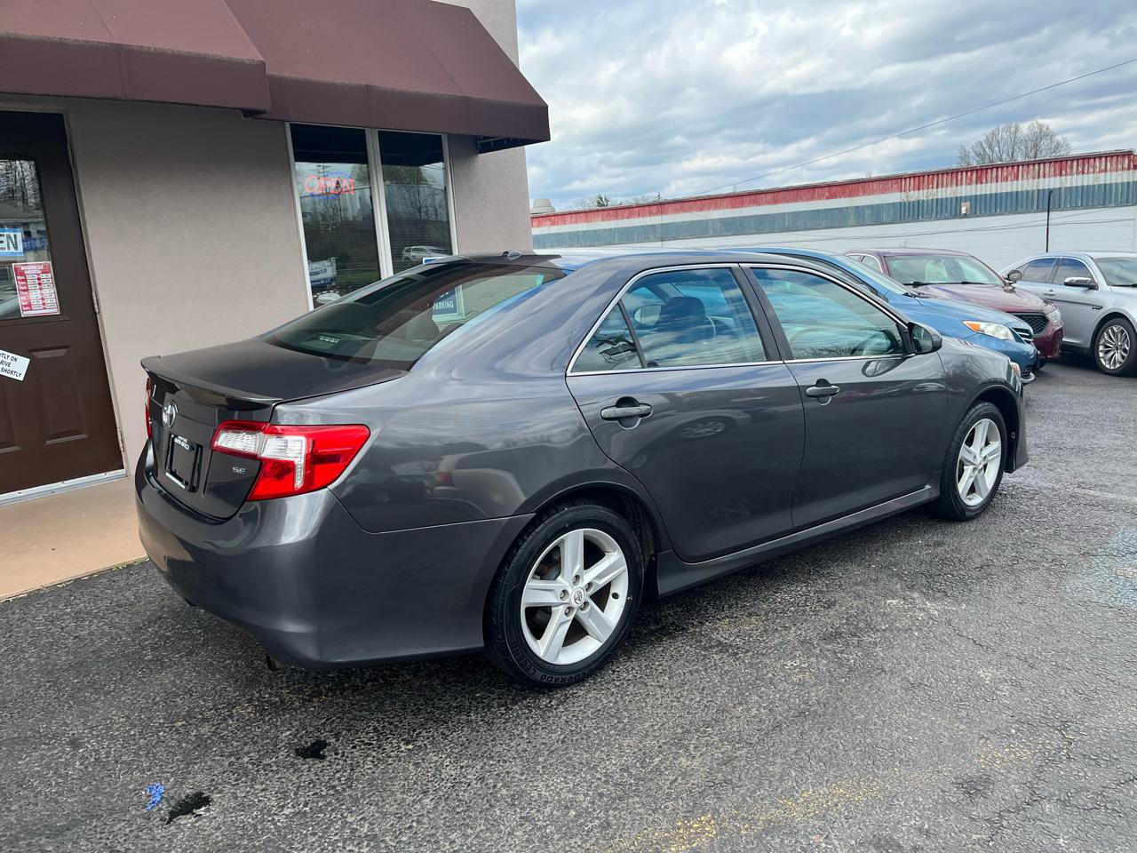 Used 2012 Toyota Camry SE FWD image 5