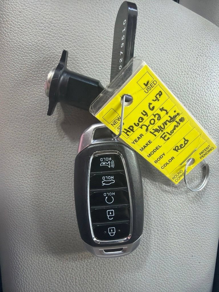 Used 2023 Hyundai Elantra Limited FWD image 33