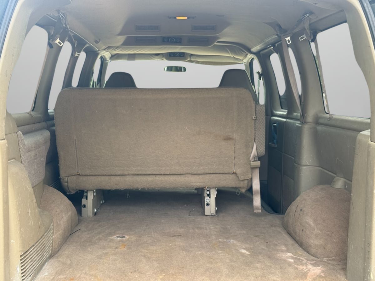 Used 1998 Chevrolet Express 2500 Passenger w/ Preferred Equipment Group RWD image 14