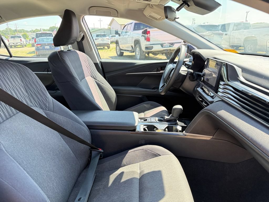 Used 2025 Toyota Camry LE FWD image 39