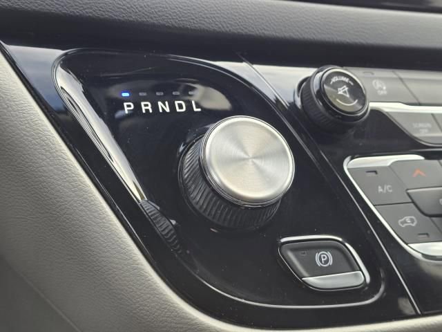 Used 2017 Chrysler Pacifica Touring image 30