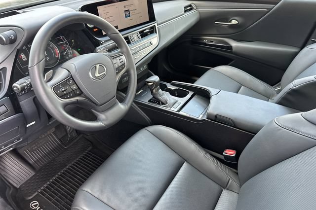 Used 2025 Lexus ES 350 w/ Premium Package FWD image 11