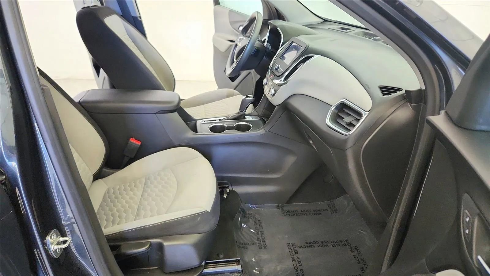 Used 2020 Chevrolet Equinox LS FWD image 35